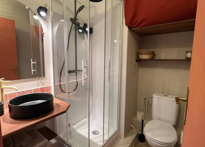 شقة Cosy, Piscine, Parking, 5min Et Du Port, *